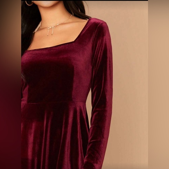 Square Neck Flared Velvet Dress - Picture 3 of 3